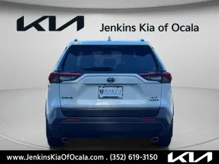 Toyota RAV4 Híbrida 2022 AWD XLE Premium SUV de 4 puertas