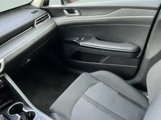 Kia K5 2022 LXS 4dr Sedán