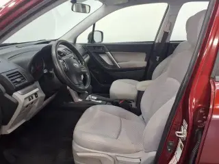 Subaru Forester 2014 con tracción en las cuatro ruedas 2.5i 4dr Wagon CVT