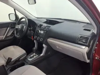 Subaru Forester 2014 con tracción en las cuatro ruedas 2.5i 4dr Wagon CVT