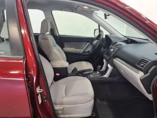 Subaru Forester 2014 con tracción en las cuatro ruedas 2.5i 4dr Wagon CVT