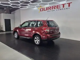 Subaru Forester 2014 con tracción en las cuatro ruedas 2.5i 4dr Wagon CVT
