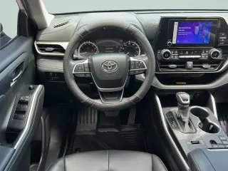 Toyota Highlander 2024 XLE 4dr SUV