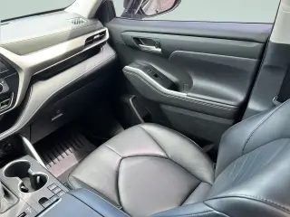 Toyota Highlander 2024 XLE 4dr SUV