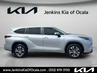 Toyota Highlander 2024 XLE 4dr SUV