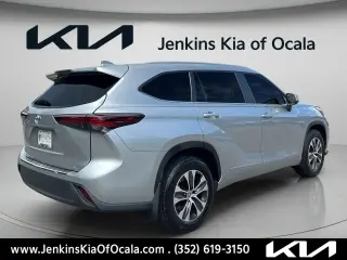 Toyota Highlander 2024 XLE 4dr SUV