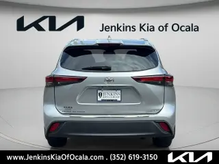 Toyota Highlander 2024 XLE 4dr SUV