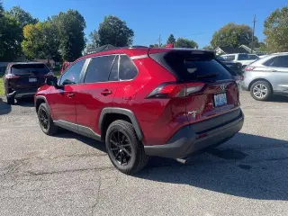 Toyota RAV4 2020 LE 4 SUV