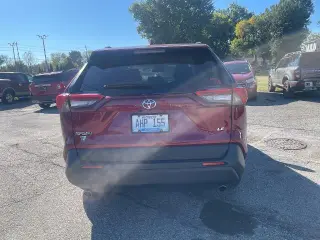 Toyota RAV4 2020 LE 4 SUV