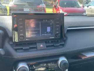 Toyota RAV4 2020 LE 4 SUV