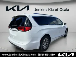 Chrysler Pacifica 2020 Touring L Plus 4dr Mini-Van