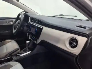 Toyota Corolla 2017 L 4 tracción sedan