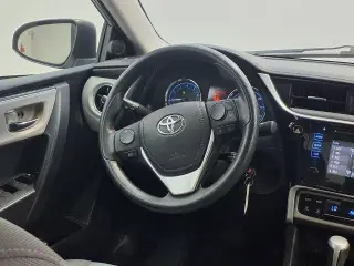 Toyota Corolla 2017 L 4 tracción sedan