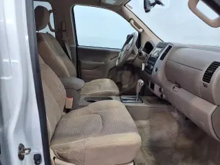 Nissan Frontier 2016 4x2 SL 4dr Crew Cab 5 ft. SB Pickup 5A (lanzamiento medio año)