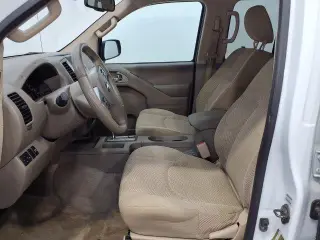 Nissan Frontier 2016 4x2 SL 4dr Crew Cab 5 ft. SB Pickup 5A (lanzamiento medio año)