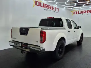 Nissan Frontier 2016 4x2 SL 4dr Crew Cab 5 ft. SB Pickup 5A (lanzamiento medio año)