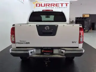 Nissan Frontier 2016 4x2 SL 4dr Crew Cab 5 ft. SB Pickup 5A (lanzamiento medio año)