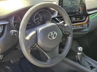 Toyota C-HR 2021 LE 4dr Crossover