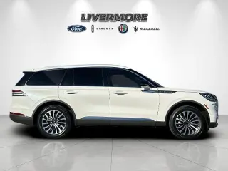 Lincoln Aviator 2023 AWD Reserve 4dr SUV
