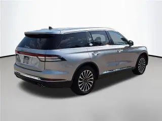 Lincoln Aviator 2023 estándar 4dr SUV