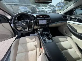 2016 Nissan Maxima