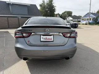 2016 Nissan Maxima