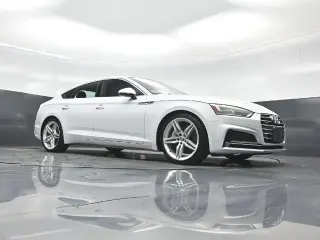 Audi A5 Sportback 2018 con transmisión automática AWD 2.0T quattro con paquete Premium Plus de 4 puertas Sportback