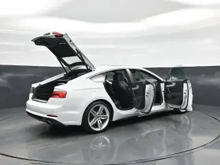 Audi A5 Sportback 2018 con transmisión automática AWD 2.0T quattro con paquete Premium Plus de 4 puertas Sportback
