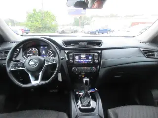 Nissan Rogue del 2020