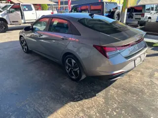 Elántra Hyundai 2023
