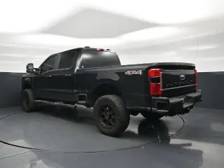 Ford F-250 Super Duty 2023 4x4 XL 4dr Crew Cab 6.8 ft. SB Pickup