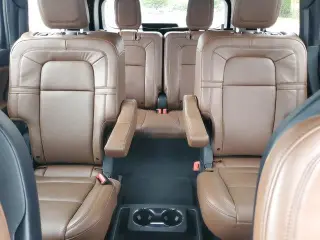 Lincoln Aviator 2023 AWD Reserve 4dr SUV