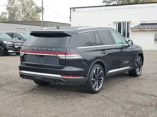 Lincoln Aviator 2023 AWD Reserve 4dr SUV