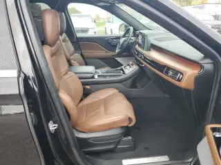 Lincoln Aviator 2023 AWD Reserve 4dr SUV