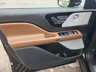 Lincoln Aviator 2023 AWD Reserve 4dr SUV