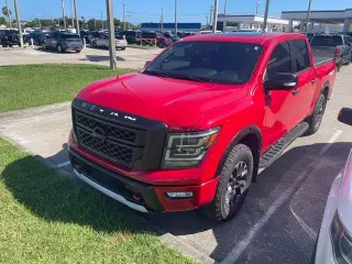 Nissan Titan 2023 4x4 PRO-4X 4dr Crew Cab 5.6 ft. SB