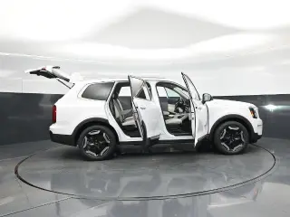 Kia Telluride 2023 S 4dr SUV