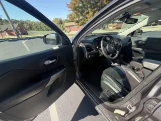 Jeep Cherokee 2021