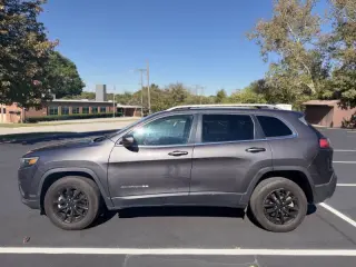 Jeep Cherokee 2021