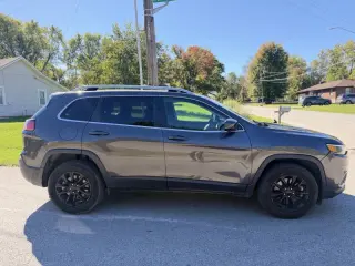 Jeep Cherokee 2021