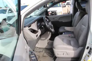 2016 TOYOTA SIENNA