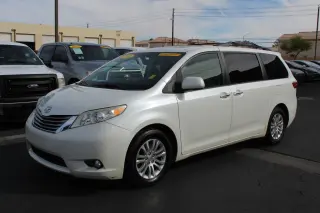 2016 TOYOTA SIENNA