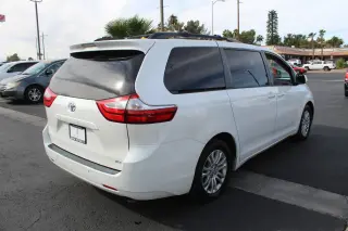2016 TOYOTA SIENNA