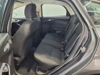 Ford Focus 2017 SEL 4dr Hatchback
