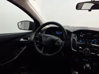 Ford Focus 2017 SEL 4dr Hatchback