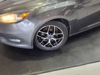 Ford Focus 2017 SEL 4dr Hatchback