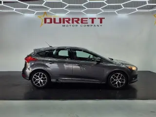 Ford Focus 2017 SEL 4dr Hatchback