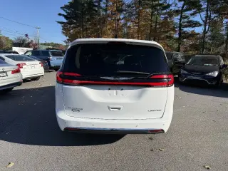 2024 Chrysler Pacifica