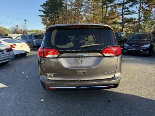 2018 Chrysler Pacifica Hybrid