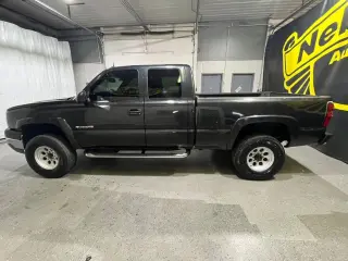 2004 Chevrolet Silverado 2500 HD con cabina extendida